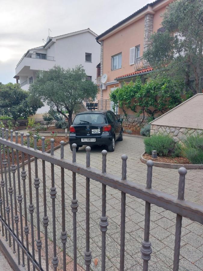Apartman Vera Cres Bagian luar foto