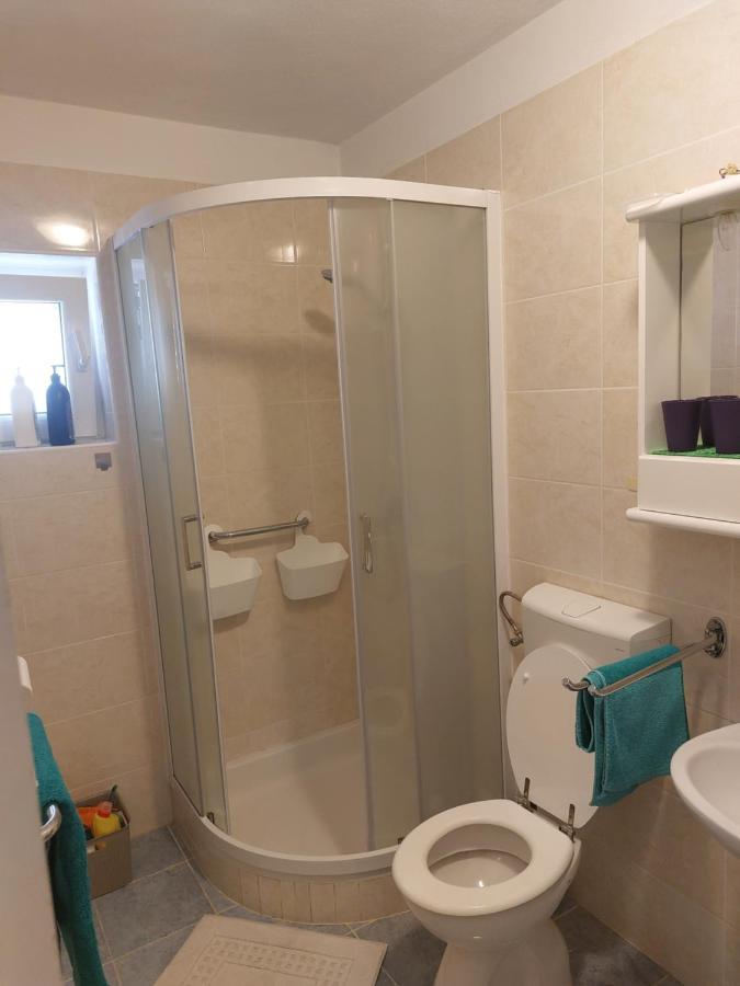 Apartman Vera Cres Bagian luar foto