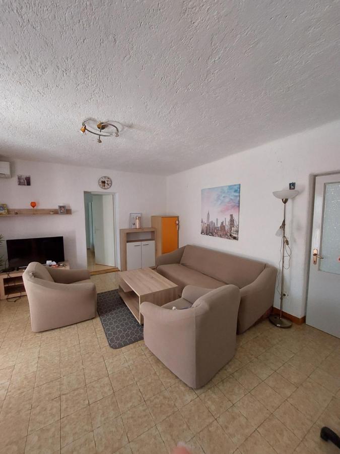 Apartman Vera Cres Bagian luar foto