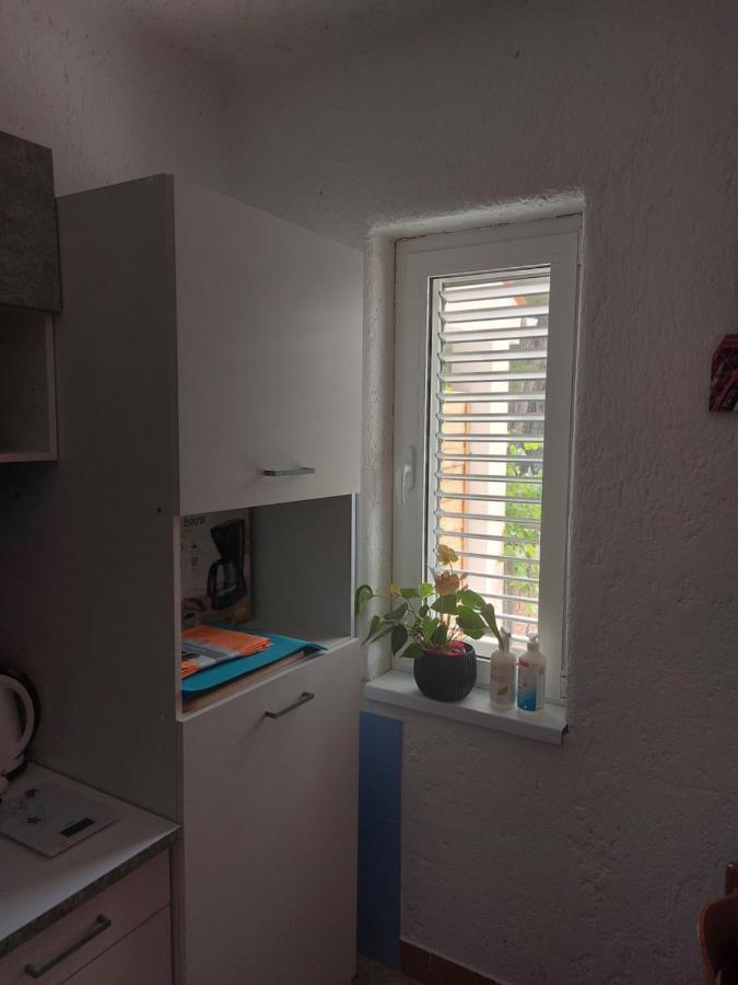 Apartman Vera Cres Bagian luar foto